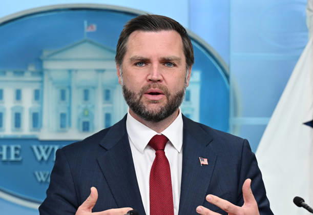 Vice President JD Vance briefs members of the media in the press room of the White House in Washington DC on Thursday, September 3, 2026. It is the first White House press briefing in 42 days with Vance speaking in place of a press secretary a position that remains vacant after Karoline Leavitt s recent departure.  WAP20260903801 ANNABELLExGORDON