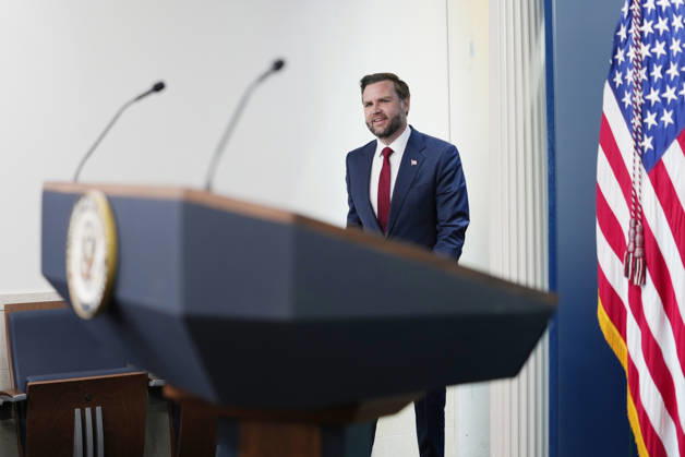 Vice President JD Vance arrives to brief members of the media in the press room of the White House in Washington DC on Thursday, September 3, 2026. It is the first White House press briefing in 42 days with Vance speaking in place of a press secretary — a position that remains vacant after Karoline Leavitt s recent departure.  WAP20260903802 DANIELxHEUER