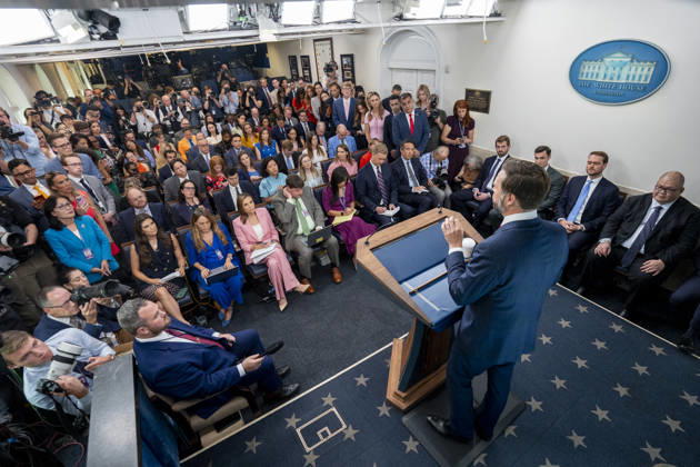Vice President JD Vance Hosts Press Briefing Vice President JD Vance briefs members of the media in the press room of the White House in Washington DC on Thursday, September 3, 2026. It is the first White House press briefing in 42 days with Vance speaking in place of a press secretary — a position that remains vacant after Karoline Leavitt s recent departure. Photo by Daniel Heuer Pool ABACAPRESS.COM WASHINGTON DC United States  Copyright: xPool ABACAx