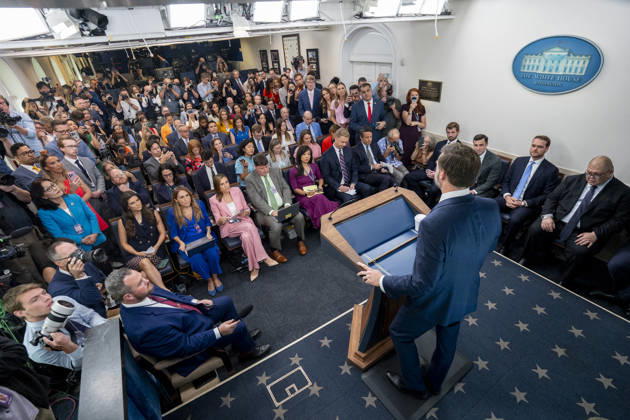 Vice President JD Vance Hosts Press Briefing Vice President JD Vance briefs members of the media in the press room of the White House in Washington DC on Thursday, September 3, 2026. It is the first White House press briefing in 42 days with Vance speaking in place of a press secretary — a position that remains vacant after Karoline Leavitt s recent departure. Photo by Daniel Heuer Pool ABACAPRESS.COM WASHINGTON DC United States  Copyright: xPool ABACAx