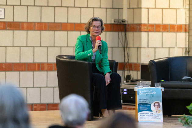 Bornheim Community Forum at the Oase of the Bornheim European School, September 3, 2026. At the Bornheim Community Forum held at the Oase of the Bornheim European School, Ina Scharrenbach, North Rhine-Westphalia State Minister for Home Affairs, Local Government, Construction, and Digitalization, I Copyright: xMarcxJohnx