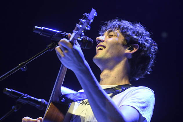 Henning May of AnnenMayKantereit performing live at a concert at the ZAG Arena in Hanover, September 3, 2026 Foto:xN.xHeuselx xFuturexImagex annenmaykantereit_6913