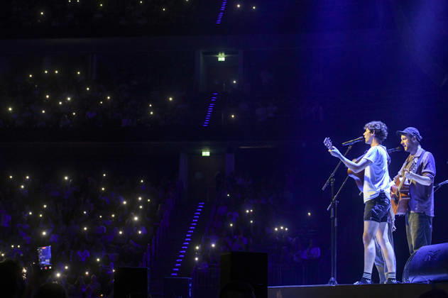 Henning May and Severin Kantereit of AnnenMayKantereit performing live at a concert at the ZAG Arena in Hanover, September 3, 2026 Foto:xN.xHeuselx xFuturexImagex annenmaykantereit_6914