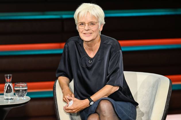 Ulrike Herrmann, Journalist, September 26, Ulrike Herrmann on September 2, 2026, on *Markus Lanz*, ZDF TV, talk show, Germany, German, man, German woman, journalism, journalist, *taz*, German female journalist, journalism, sitting sideways, smiling