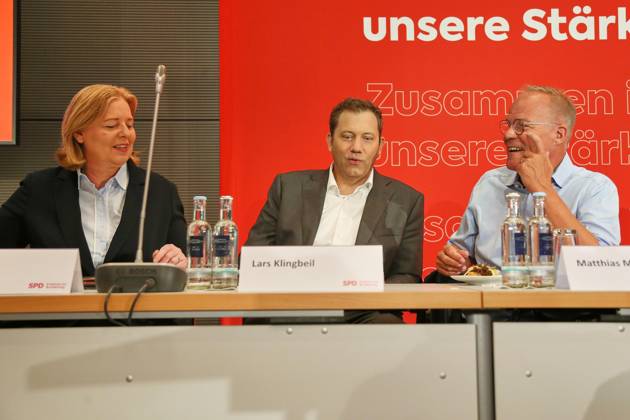 Berlin, Germany, September 4, 2026 German Bundestag SPD Caucus Meeting Federal Minister of Labor and Social Affairs Bärbel Bas (SPD), Federal Minister of Finance Lars Klingbeil (SPD), Matthias Miersch (SPD) Copyright: xdtsxNachrichtenagenturx dts_132704