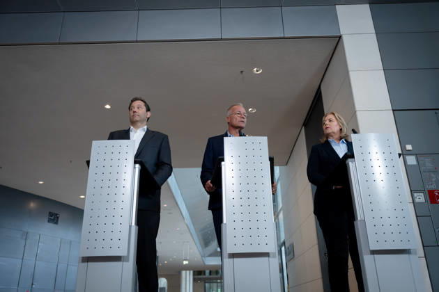 SPD, Bundestag Caucus, Caucus Retreat in Berlin, Reichstag Building, Caucus Retreat, Meeting, SPD, Bundestag Caucus, Press Statement, Caucus Chair, Matthias Miersch, Chair, Lars Klingbeil, Vice Chancellor, Bärbel Bas, Federal Minister, Chair Berlin Berlin GER