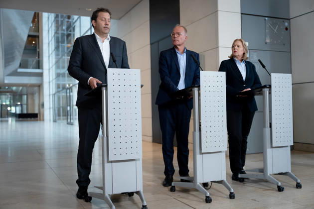 SPD, Bundestag Caucus, Caucus Retreat in Berlin, Reichstag Building, Caucus Retreat, Meeting, SPD, Bundestag Caucus, Press Statement, Caucus Chair, Matthias Miersch, Chair, Lars Klingbeil, Vice Chancellor, Bärbel Bas, Federal Minister, Chair Berlin Berlin GER