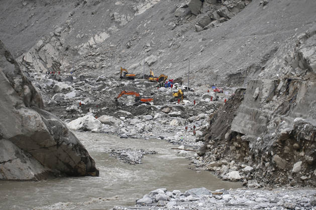 September 4, 2027, Rasuwa, Nepal: An aerial view from a Nepal Army MI-17 helicopter shows Chinese authorities rebuilding roads and infrastructure in Kerung (Gyirong), Tibet, China, following devastating flash floods, on Friday, September 4, 2026. The floods have left 1,287 people dead and 5,083 missing, while 13,093 people have been rescued as search and rescue operations continue. Rasuwa Nepal - ZUMAg200 20270904_zap_g200_011 Copyright: xSkandaxGautamx