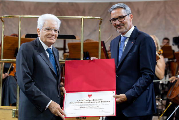 September 5, 2026, Merano, Rome, Italy: President Sergio Mattarella receives the honor of Grand Order of Merit of the Autonomous Province of Bolzano from the President of the Autonomous Province of Bolzano during the ceremony on the occasion of the Day of Autonomy , Merano, 5 September 2026. Merano Italy  - ZUMAa289 20260905_zia_a289_021 Copyright: xPaoloxGiandottix xAgfx