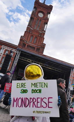 September 5, 2026, Berlin, Germany: Protest against skyrocketing rents in front of the Rotes Rathaus