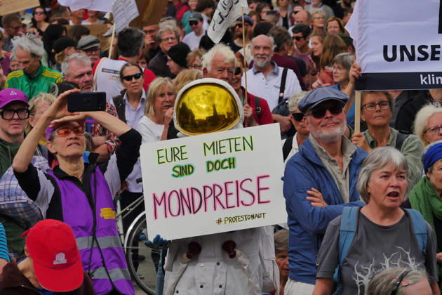 September 5, 2026, Berlin, Germany: Protest against skyrocketing rents in front of the Rotes Rathaus