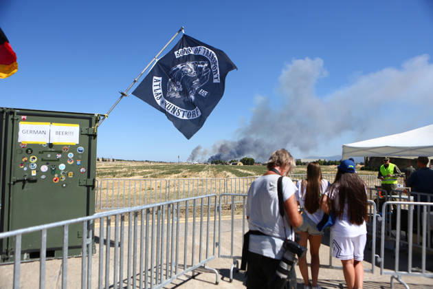 September 5, 2026, Thiva, Voiotia, Greece: Smoke rises after an F-4 Phantom fighter aircraft carrying two pilots crashed during an air show in Greece. Emergency services responded to the scene following the crash. Thiva Greece  - ZUMAx103 20260905_zip_x103_005 Copyright: xHarrisxXanthopoulosx