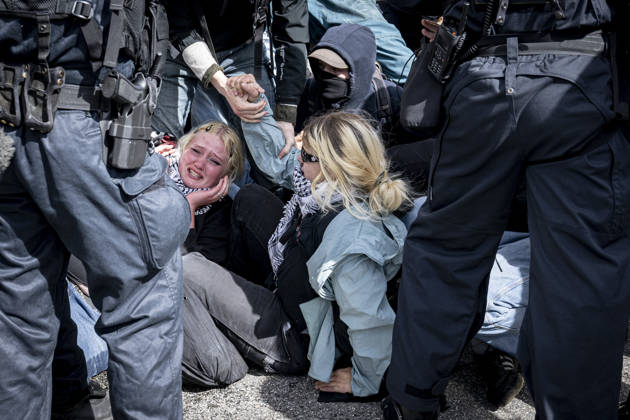 Police and a counter-demonstration organized by the Joint Initiative Against Racism and Discrimination clash on Classensgade. Activists from the right and left wings hold demonstrations. The group The Danish People holds a so-called remigration march and is met by a counter-demonstration or  Copyright: NILSxMEILVANG NilsxMeilvangx spdk20260905-160255-L