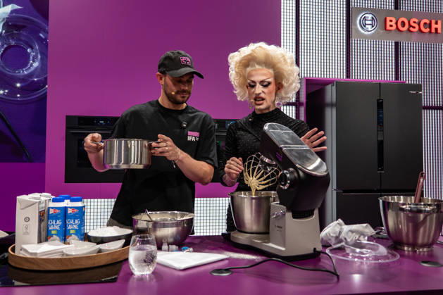 IFA Trade Fair In Berlin A cooking demonstration is seen at the Bosch booth during the IFA Consumer Electronics and Home Appliances trade fair in Berlin, Germany, on September 5, 2026. Berlin Germany  Copyright: xEmmanuelexContinix originalFilename: contini-ifatrade260905_npHip.jpg