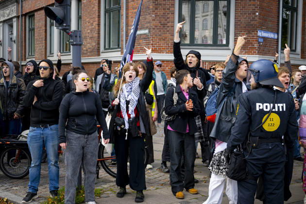 Activists from the right and the left hold demonstrations. The group Det Danske Folk organizes a so-called remigration march and is met by a counter-demonstration organized by the Joint Initiative Against Racism and Discrimination in Østerbro, Copenhagen, on September 5, 2026. Photo: Nils Meilvang, Scanpix 2026, Copenhagen, Denmark  Copyright: NILSxMEILVANG NilsxMeilvangx spdk20260905-180152-L