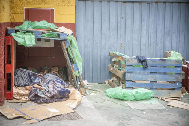 The Government Takes Control of the Port of Ceuta to Provide Humanitarian Assistance to Migrants Several migrants camped out on the street on September 6, 2026, in Ceuta, Spain. The government is taking control of the port of Ceuta to provide humanitarian assistance to migrants in tents and other spaces, as provided for in a resolution from the Ministry of Transportation and Sustainable Mobility published this Saturday and reviewed by Europa Press. Specifically, the department led by Óscar Puente authorizes the Secretary of State for Migration to temporarily use an area of 16,000 square meters of public port land located in the Poniente Expansion, Phase I, within the service area of the Port of Ceuta SEPTEMBER 5, 2026 MIGRANTS IMMIGRATION  Copyright: xMarcosxMorenox 7751567
