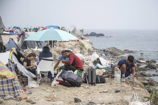The government takes control of the port of Ceuta to provide humanitarian assistance to migrants Several migrants camped on the beach on September 5, 2026, in Ceuta, Spain. The government is taking control of the port of Ceuta to provide humanitarian assistance to migrants in tents and other spaces, as provided for in a resolution from the Ministry of Transport and Sustainable Mobility published this Saturday and reviewed by Europa Press. Specifically, the department led by Óscar Puente authorizes the Secretary of State for Migration to temporarily use an area of 16,000 square meters of public port land located in the Poniente Expansion, Phase I, within the service area of the Port of Ceuta SEPTEMBER 5, 2026 MIGRANTS IMMIGRATION HUMANITARI  Copyright: xMarcosxMorenox 7751620