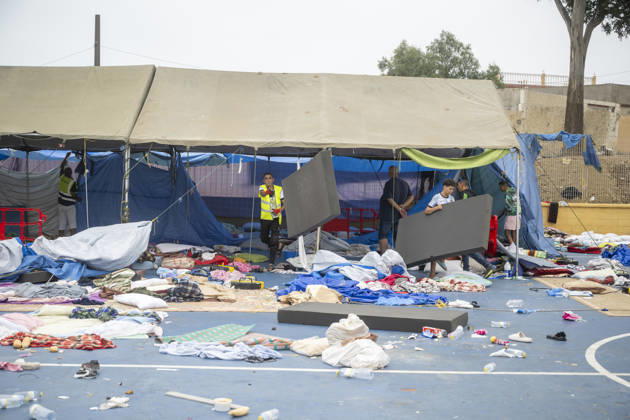 The Government Takes Control of the Port of Ceuta to Provide Humanitarian Assistance to Migrants Several migrants camped out in Ceuta, Spain, on September 5, 2026. The Government is taking control of the port of Ceuta to provide humanitarian assistance to migrants living in tents and other spaces, as provided for in a resolution from the Ministry of Transportation and Sustainable Mobility published this Saturday and reviewed by Europa Press. Specifically, the department led by Óscar Puente authorizes the Secretary of State for Migration to temporarily use an area of 16,000 square meters of public port land located in the Ampliación de Poniente, Phase I, within the service area of the Port of Ceuta. SEPTEMBER 5, 2026 MIGRANTS IMMIGRATION HU  Copyright: xMarcosxMorenox 7751605
