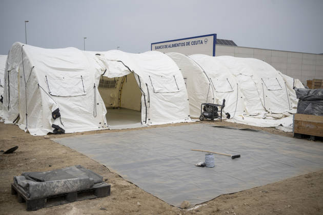 Installation of new tent shelters in Ceuta Installation of new tent shelters next to the Ceuta Food Bank, September 5, 2026, in Ceuta, Spain The government takes control of the port of Ceuta to provide humanitarian assistance to migrants in tents and other spaces, as provided for in a resolution by the Ministry of Transportation and Sustainable Mobility published this Saturday, as reported by Europa Press SEPTEMBER 5, 2026 TENT CAMP MIGRANTS IMMIGRANTS MIGRATION CRISIS HUMANITARIAN CRISIS Ceuta Ceuta, Spain  Copyright: xMarcosxMorenox 7751751