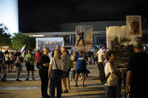 Government s military and political policies protested in Tel Aviv TEL AVIV, ISRAEL - SEPTEMBER 5: Demonstrators gather at Habima Square to protest Prime Minister Benjamin Netanyahu and the current government s military and political policies in Tel Aviv, Israel, on September 5, 2026. The demonstrators call for an end to Israel s attacks on Gaza and its settlement policies, while carrying banners protesting ongoing violations by Israeli soldiers in the West Bank. Mostafa Alkharouf Anadolu Tel Aviv Israel. Editorial use only. Please get in touch for any other usage.  Copyright: x2026xAnadoluxMostafaxAlkharoufx