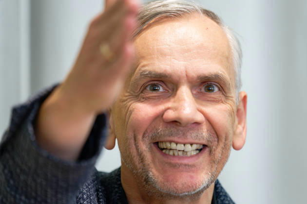 Literature Art Culture September 5, 2025 Potsdam Villa Quandt Brandenburg Literary Office Potsdam Poetry Night Lutz Seiler Lutz Reinhard Seiler is a German writer. He first made a name for himself primarily as a poet. In 2014, he was awarded the German Book Prize in 2014. In 2020, he r