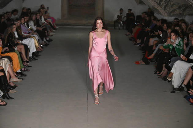 A model presents an outfit from the latest collection of the DARJA DONEZZ brand during Ukrainian Fashion Week SS27 at the Mystetskyi Arsenal National Cultural, Art and Museum Complex, Kyiv, Ukraine, September 5, 2026. The catwalk show was held in a shelter due to an air raid. (Photo by Yevhen Kotenko Ukrinform) DARJA DONEZZ catwalk show at UFW SS27  Copyright: xYevhenxKotenkox