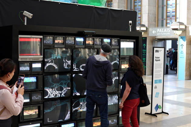 IFA, Scenes from the Technology Fair, Berlin, September 5, 2026 Video wall with visitors Scenes from IFA 2026, Messedamm, Berlin, September 5, 26 Berlin Exhibition Grounds Berlin, Germany Copyright: xHolgerxMuchx