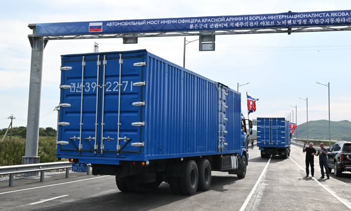 Russia North Korea Road Bridge 9238024 07.09.2026 Trucks drive along the new road bridge over the Tumen River, connecting Russia s Primorye Territory and North Korea. The bridge is named after Yakov Novichenko, a Red Army officer who, in 1946, covered a grenade thrown at North Korean leader Kim Il Sung with his body. Vitaliy Ankov Sputnik Vladivostok Primorye Territory Russia  Copyright: xVitaliyxAnkovx
