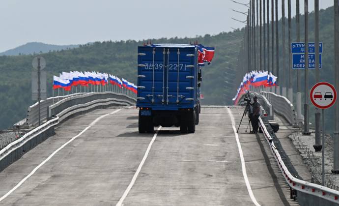 Russia North Korea Road Bridge 9238025 07.09.2026 A truck drives along the new road bridge over the Tumen River, connecting Russia s Primorye Territory and North Korea. The bridge is named after Yakov Novichenko, a Red Army officer who, in 1946, covered a grenade thrown at North Korean leader Kim Il Sung with his body. Vitaliy Ankov Sputnik Vladivostok Primorye Territory Russia  Copyright: xVitaliyxAnkovx