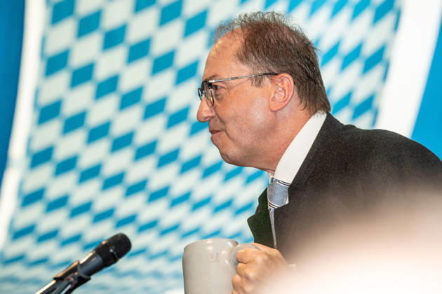 Alexander Dobrindt, CSU, Federal Minister of the Interior, CSU, at the traditional political morning beer gathering at the Gillamoos folk festival in Abensberg, September 7, 2026, Germany, Abensberg, September 7, 2026, Alexander Dobrindt, CSU, Federal Minister of the Interior, speech at the traditional political morning beer gathering at the Gillamoos folk festival, Hofbräuzelt
