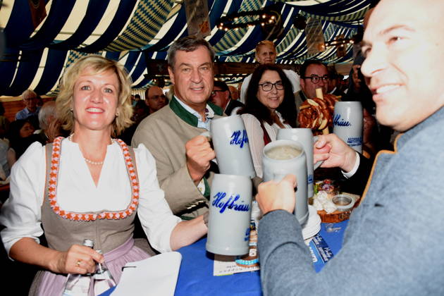 Petra Högl, Member of the Bavarian State Parliament; Dr. Markus Söder, Minister-President of Bavaria; Abendsberg, September 7, 2026; Political morning beer gathering at the Gillamoos CSU event in the Hofbräu Festzelt; Photo: Abendsberg