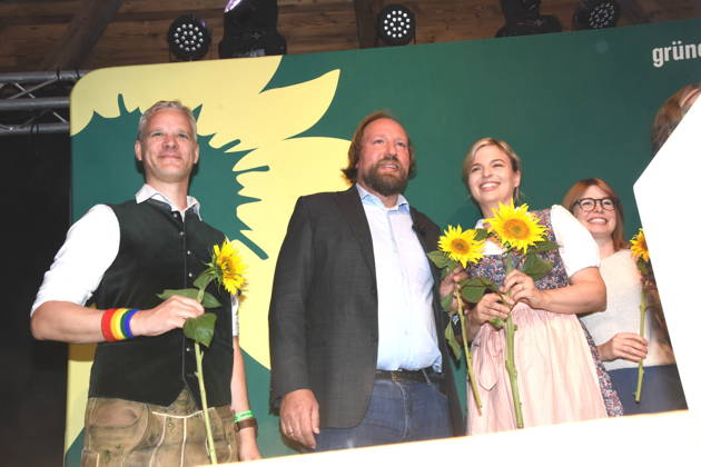 Klaus Heid, FDP Local Chapter Spokesperson for Abendsberg; Dr. Anton Hofreiter,Member of the German Bundestag and Chair of the European Affairs Committee; Katharina Schulze, Chair of the Bavarian Greens’ parliamentary group in the State Parliament; Abendsberg, September 7, 2026; Political morning pint at the Gillamoos in the wine tent of Alliance 90 The Greens; Photo: Abendsberg