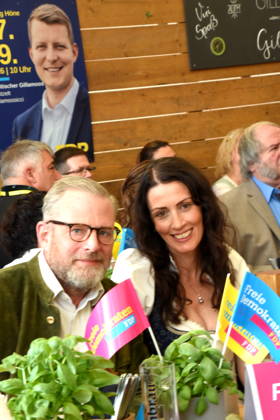 Karl Staufenberg, Deputy State Chair of the FDP in Bavaria; Nicole Bauer, former Member of the Bundestag and District Chair of the FDP in Abensberg; September 7, 2026; Political Brunch at the Gillermoosim FDP event in the Gillamoosicci tent; Photo: Abendsberg