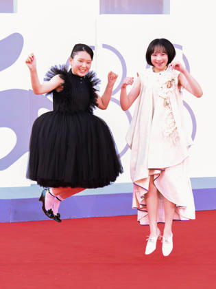 IPA88243079 - Venice, 83rd Venice International Film Festival 2026 - Evening 6 - Red Carpet for the film *LOOK BACK* - Pictured: Rokka Okada, Furi Nanase  Copyright: xAlbertoxTerenghix xPoolxPhotoxEventsx08x IPA88243079