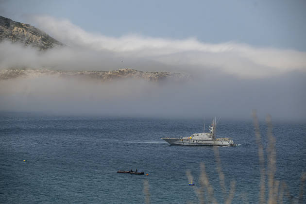 Settlements Continue on El Trampolín Beach: View of several small boats and a ship, September 7, 2026, in Ceuta, Spain. Despite having been cleared, the camp on El Trampolín Beach resembles a makeshift city and remains occupied by people who continue to arrive in Ceuta. SEPTEMBER 7, 2026 Ceuta, Spain  Copyright: xMarcosxMorenox 7756393