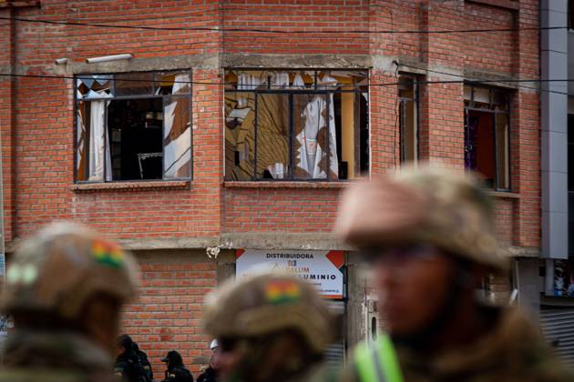Homes Damaged After Deadly Military Base Explosions in Viacha VIACHA, BOLIVIA SEPTEMBER 7, 2026: Damage is seen to homes near the RAM-2 Bolivar? Mechanized Artillery Regiment, three days after explosions at the military installation in Viacha, near La Paz. The blast wave shattered windows and damaged walls and roofs in surrounding residential areas as rescue teams continued searching the site for missing people. Vincha Bolivia Copyright: x xAbadxMirandax xJNAxPressx