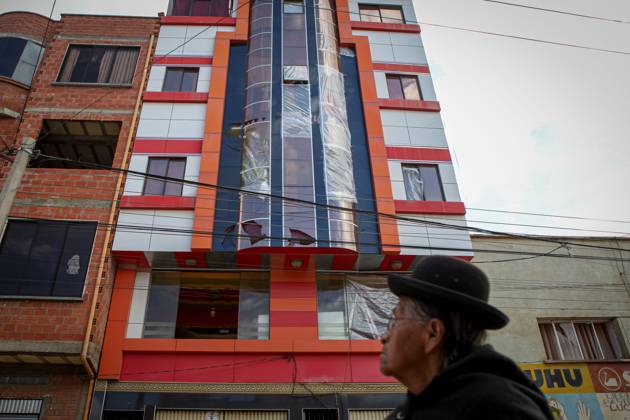 September 7, 2026, Vincha, Bolivia: VIACHA, BOLIVIA Ã¢â‚¬? SEPTEMBER 7, 2026: Damage is seen to homes near the RAM-2 Ã¢â‚¬oeBoloÂ­varÃ¢â‚¬Â? Mechanized Artillery Regiment, three days after explosions at the military installation in Viacha, near La Paz. The blast wave shattered windows and damaged walls and roofs in surrounding residential areas as rescue teams continued searching the site for missing people. Vincha Bolivia - ZUMAq101 20260907_zna_q101_192 Copyright: xAbadxMirandax