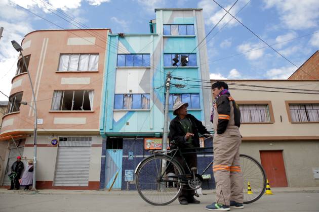 September 7, 2026, Vincha, Bolivia: VIACHA, BOLIVIA Ã¢â‚¬? SEPTEMBER 7, 2026: Damage is seen to homes near the RAM-2 Ã¢â‚¬oeBoloÂ­varÃ¢â‚¬Â? Mechanized Artillery Regiment, three days after explosions at the military installation in Viacha, near La Paz. The blast wave shattered windows and damaged walls and roofs in surrounding residential areas as rescue teams continued searching the site for missing people. Vincha Bolivia - ZUMAq101 20260907_zna_q101_194 Copyright: xAbadxMirandax