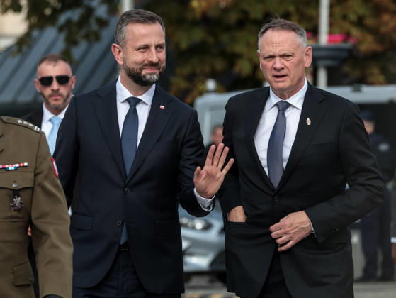 September 7, 2026, Kielce, Poland: Deputy Prime Minister and Minister of Defence of Poland Wladyslaw Kosiniak-Kamysz (L) welcomes Minister of Foreign Affairs of Canada David McGuinty (R). The politicians signed Memorandum of Understanding of bilateral defence cooperation between Canada and Poland. Kielce Poland - ZUMAs197 20260907_aaa_s197_419 Copyright: xDominikaxZarzyckax