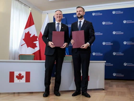 September 7, 2026, Kielce, Poland: Deputy Prime Minister and a Minister of Defence of Poland Wladyslaw Kosiniak-Kamysz (R) and Minister of Foreign Affairs of Canada David McGuinty (L) seen during the event. The politicians signed Memorandum of Understanding of bilateral defence cooperation between Canada and Poland. Kielce Poland - ZUMAs197 20260907_aaa_s197_420 Copyright: xDominikaxZarzyckax
