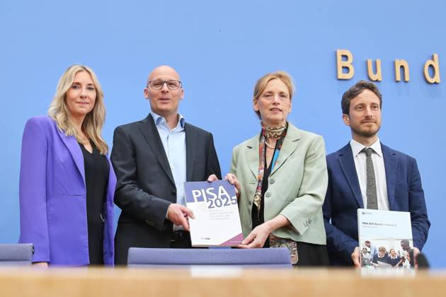 Berlin, Germany, September 8, 2026 Federal Press Conference: Release of the Results of the 2025 PISA Study L R, Anna Stolz, Samuel Greiff, Federal Minister of Education, Family, Senior Citizens, Women, and Youth Karin Prien (CDU), Francesco Avvisati Copyright: xdtsxNachrichtenagenturx dts_133288