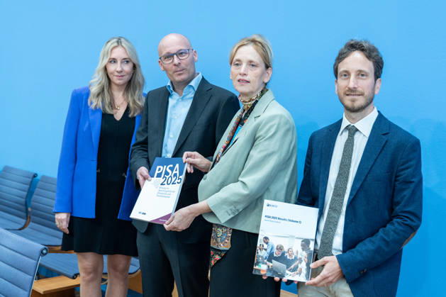 Anna Stolz, President of the Conference of Education Ministers and Bavarian Minister of Education and Cultural Affairs; Samuel Greiff, Director of the PISA National Center at TUM and Chairman of the ZIB Board; Francesco Avvisati, OECD; co-author o