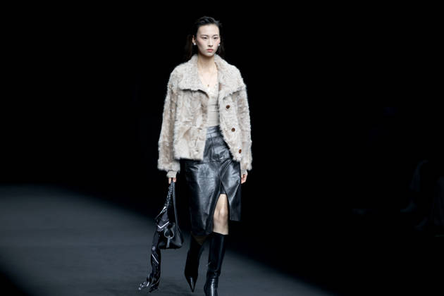 BEIJING, CHINA - SEPTEMBER 07: SYNA brand fashion is displayed on the runway during the China International Fashion Week Autumn 2026 on September 7, 2026 in Beijing, China. Copyright: xVCGx 111664998747
