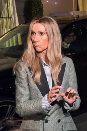 Céline Dion, returning from an intense rehearsal session, takes the time to greet her fans in front of the Royal Monceau hotel in Paris on September 7, 2026. Lea Vieillot, Bestimage. Céline Dion, back from an intense rehearsal session, takes the time to greet her fans in front of the Royal Monceau Hotel in Paris on September 7, 2026, Paris, France  Copyright: xLÃ axVieillot BestimagexLÃ axVieillot Bestimagex