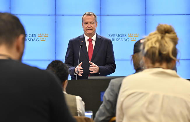 STOCKHOLM, SWEDEN, September 8, 2026 Anders Ygeman of the Social Democratic Party comments on the PISA results at a press conference in STOCKHOLM, SWEDEN x12270x  Copyright: xFredrikxSandberg TTx (S) PRESSTRÄFF PISA U8qA6xfs7zM