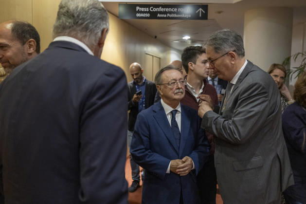 Vivas Addresses the European Parliament The president of Ceuta, Juan José Vivas, accompanied by MEPs from the People’s Party, following a press conference at the European Parliament on September 8, 2026, in Brussels, Belgium The president of Ceuta, Juan Vivas, is in Brussels to call on the European Union for support in the face of the migration crisis. He has requested a permanent deployment of Frontex and emergency funds after meeting with various EU leaders. SEPTEMBER 8, 2026 Nicolas Maeterlinck Spain  Copyright: xNicolasxMaeterlinck Belga Europax 7758043