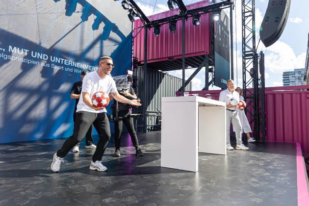 DIGITAL X 2026 at the Rheinauhafen in Cologne, September 8, 2026 Former national soccer player and 2014 World Cup champion Lukas PODOLSKI, along with Prof. Dr. Alena Buyx and Klaus Werner, visitors learn more at DIGIT Copyright: xMarcxJohnx