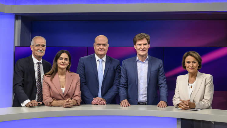 From left: Sergej Lochthofen, journalist; Iris Sayram, ARD Capital Studio; Robin Alexander, journalist and podcaster; Carsten Maschmeyer, entrepreneur, with Sandra Maischberger, GER, Berlin, studio, guest on *Maischberger*, political talk show, TV, program, hosted by Sandra Maischberger, Das Erste, from Adlershof, Am Studio 20, September 8, 2026, Copyright: HMBxMedia UwexKoch
