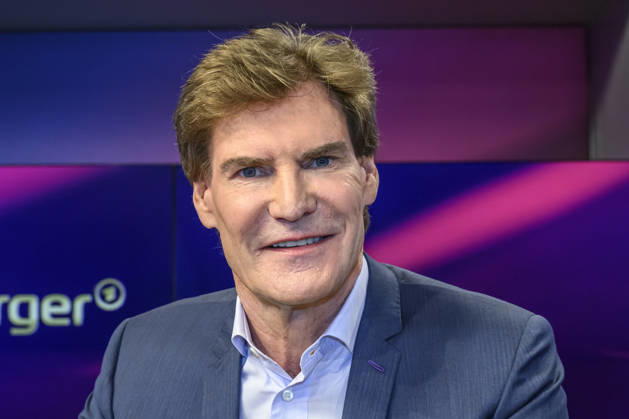 from left: Carsten Maschmeyer, entrepreneur, GER, Berlin, studio, guest on *Maischberger*, political talk show, TV, program, with host Sandra Maischberger, Das Erste, from Adlershof, Am Studio 20, September 8, 2026, Copyright: HMBxMedia UwexKoch
