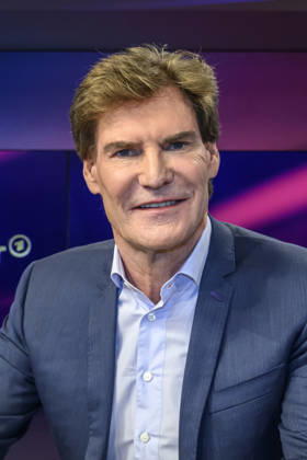 from left: Carsten Maschmeyer, entrepreneur, GER, Berlin, studio, guest on *Maischberger*, political talk show, TV, program, with host Sandra Maischberger, Das Erste, from Adlershof, Am Studio 20, September 8, 2026, Copyright: HMBxMedia UwexKoch